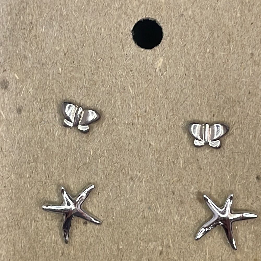 Three sets of earrings - Picture 2 of 3